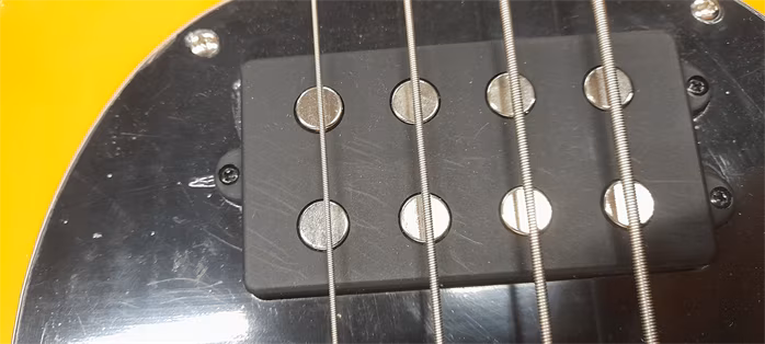 Sterling by Music Man StingRay Active Butterscotch MN (použité) - Elektrická baskytara