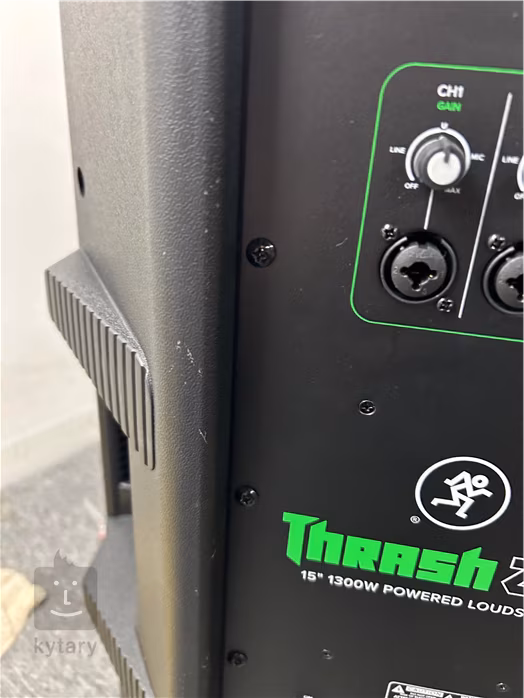 Mackie Thrash215 (použité) - Aktivní reprobox