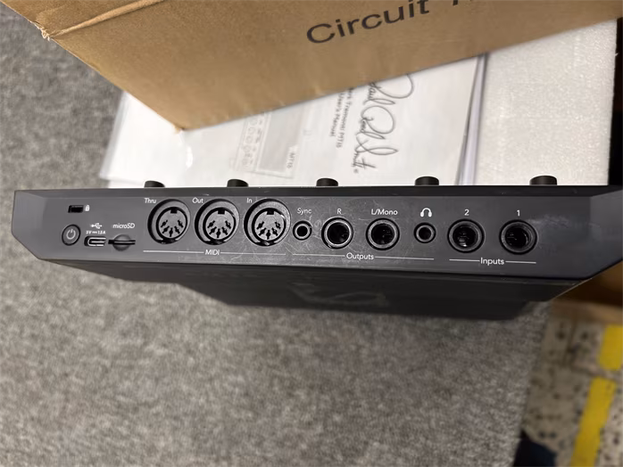 Novation Circuit Tracks (použité) - Hudební produkční stanice