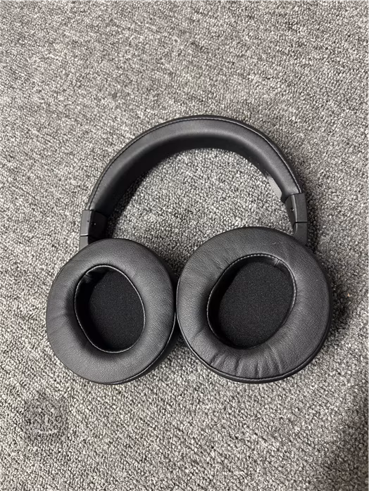 Behringer BH480NC (poškozené) - Bezdrátová sluchátka