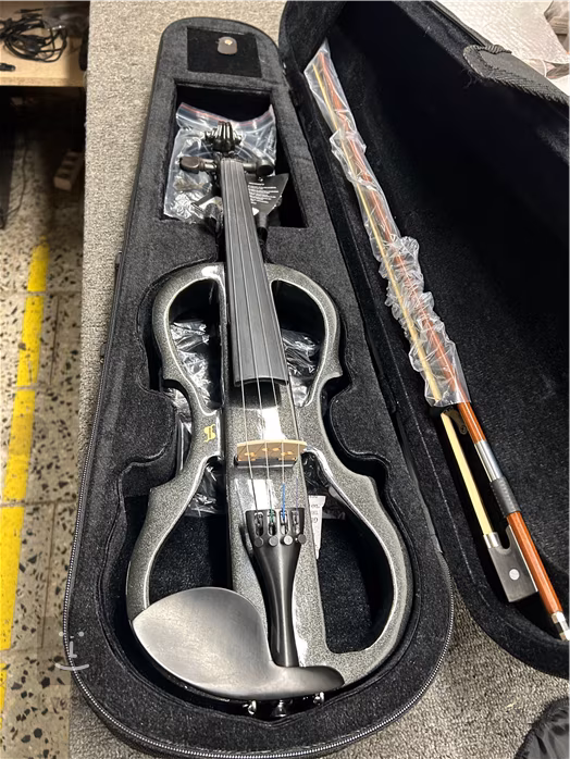 Stagg EVN X 4/4 MBK (poškozené) - Elektrické housle