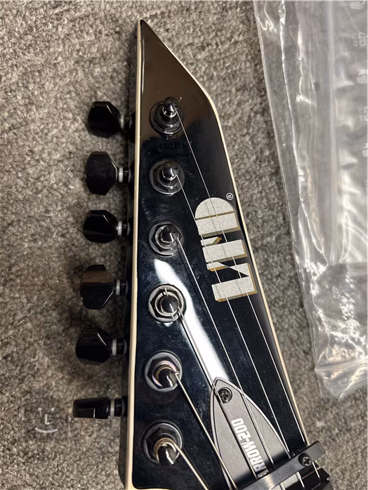 ESP LTD ARROW-200 BLK (použité) - Elektrická kytara