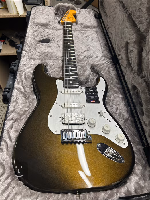 Fender American Ultra II Stratocaster HSS EB TXT (poškozené) - Elektrická kytara