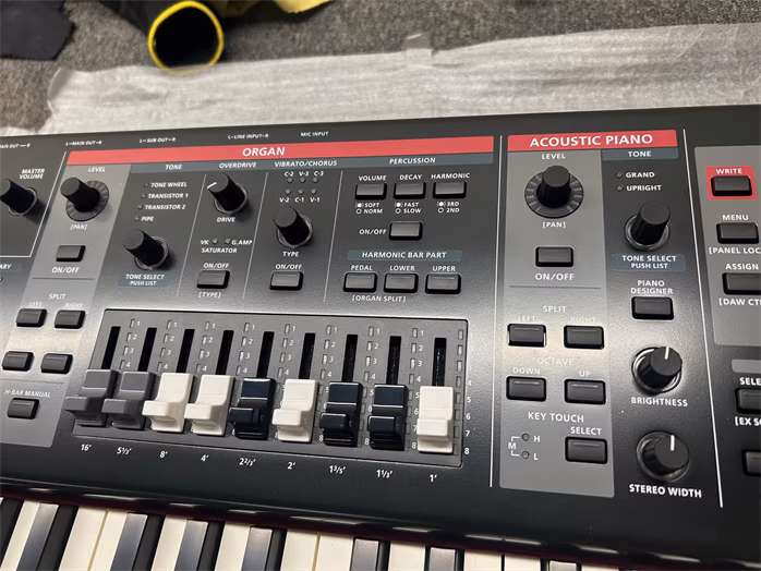 Roland V-STAGE 88 (rozbalené) - Přenosné digitální stage piano, varhany, syntezátor