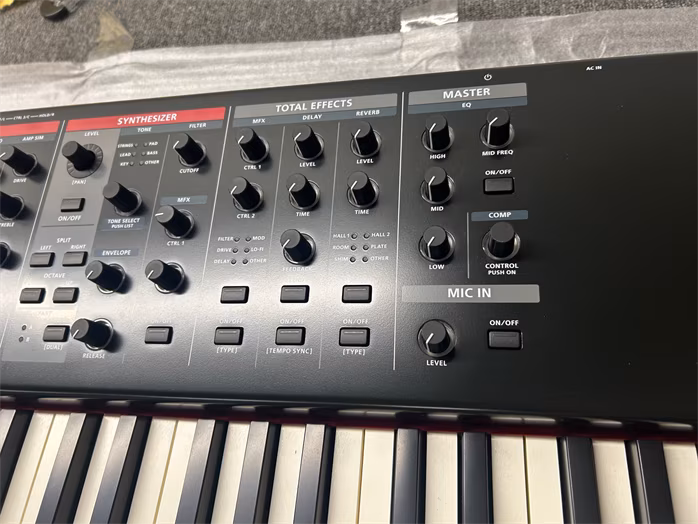 Roland V-STAGE 88 (rozbalené) - Přenosné digitální stage piano, varhany, syntezátor