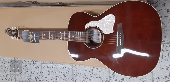 Seagull M6 LTD Ruby Red CH EQ (poškozené) - Elektroakustická kytara