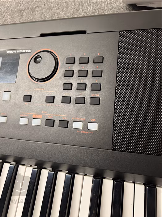 Roland E-X50 (použité) - Klávesy s dynamikou úhozu