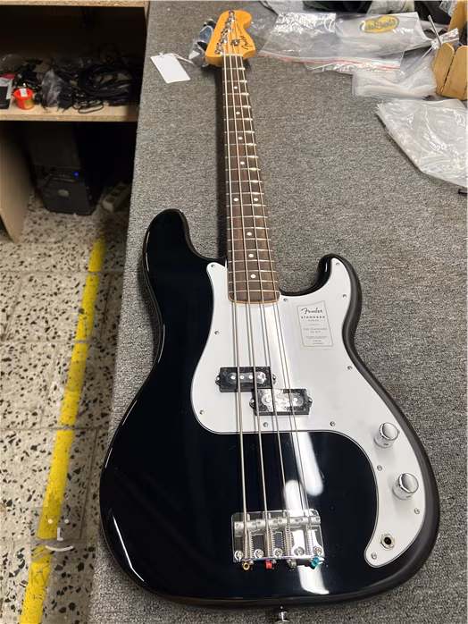 Fender Standard Precision Bass LRL Black (použité) - Elektrická baskytara