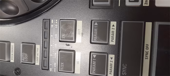 Reloop Mixon 8 Pro (použité) - DJ kontroler se zvukovou kartou