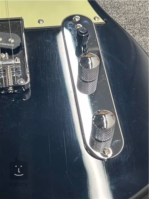 Vintage V20 Coaster Gloss Black (použité) - Elektrická kytara