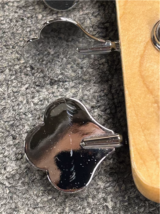 Vintage V42 ReIssued 3TS (použité) - Elektrická baskytara