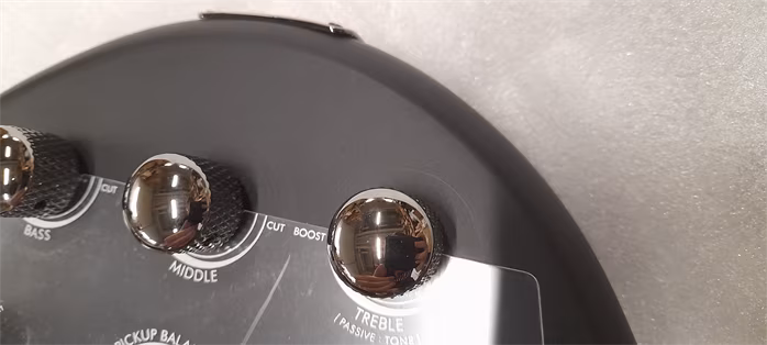 Yamaha TRBX504 TBL (použité) - Elektrická baskytara