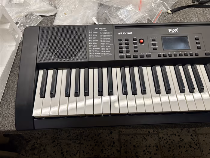 Fox 160 BK (použité) - Klávesy bez dynamiky
