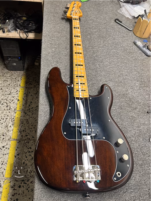 Fender Squier Classic Vibe 70s Precision Bass MN WAL (použité) - Elektrická baskytara