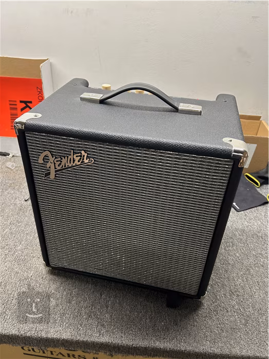Fender Rumble 25 V3 (použité) - Baskytarové tranzistorové kombo