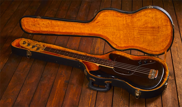 Fender 1982 "S8" Musicmaster Bass - E-Bass