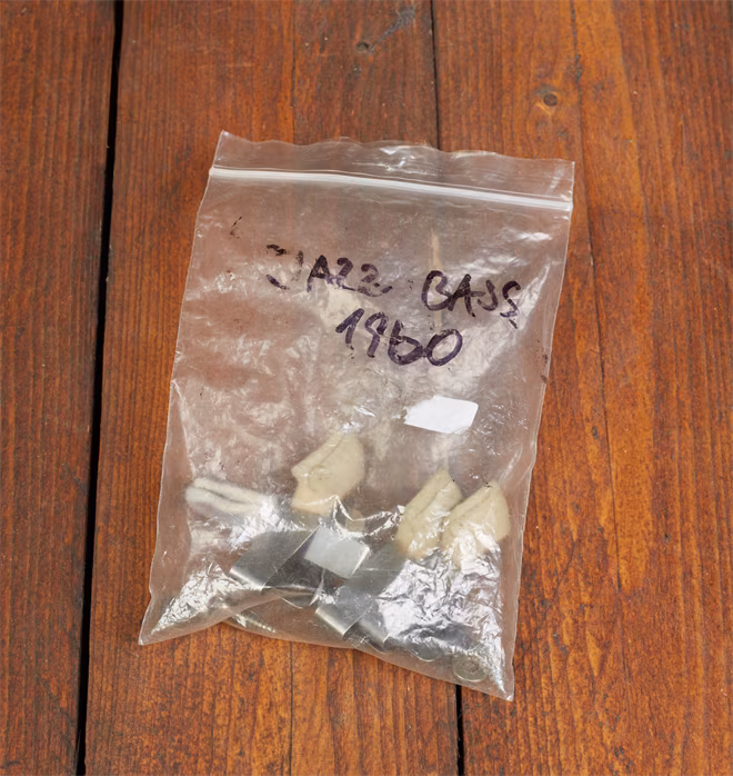 Fender Vintage Jazz Bass String Mutes 1960-1963 - Saitendämpfer
