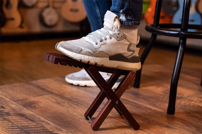 Ortega OWFS-1DB - Fußbänkchen für Gitarre