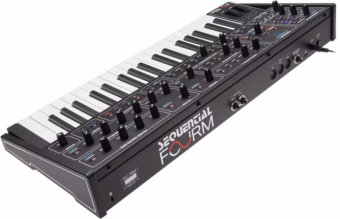 Sequential Fourm (ausgepackt) - Analog-Synthesizer