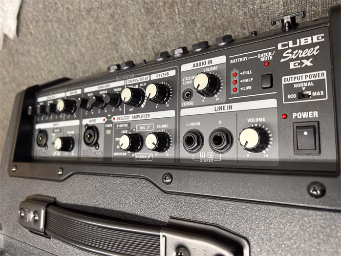 Roland Cube Street EX (gebraucht) - Modeling-Combo für Gitarre