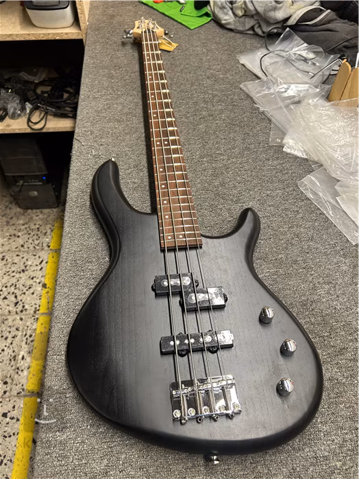 Cort Action PJ OPB (beschädigt) - E-Bass