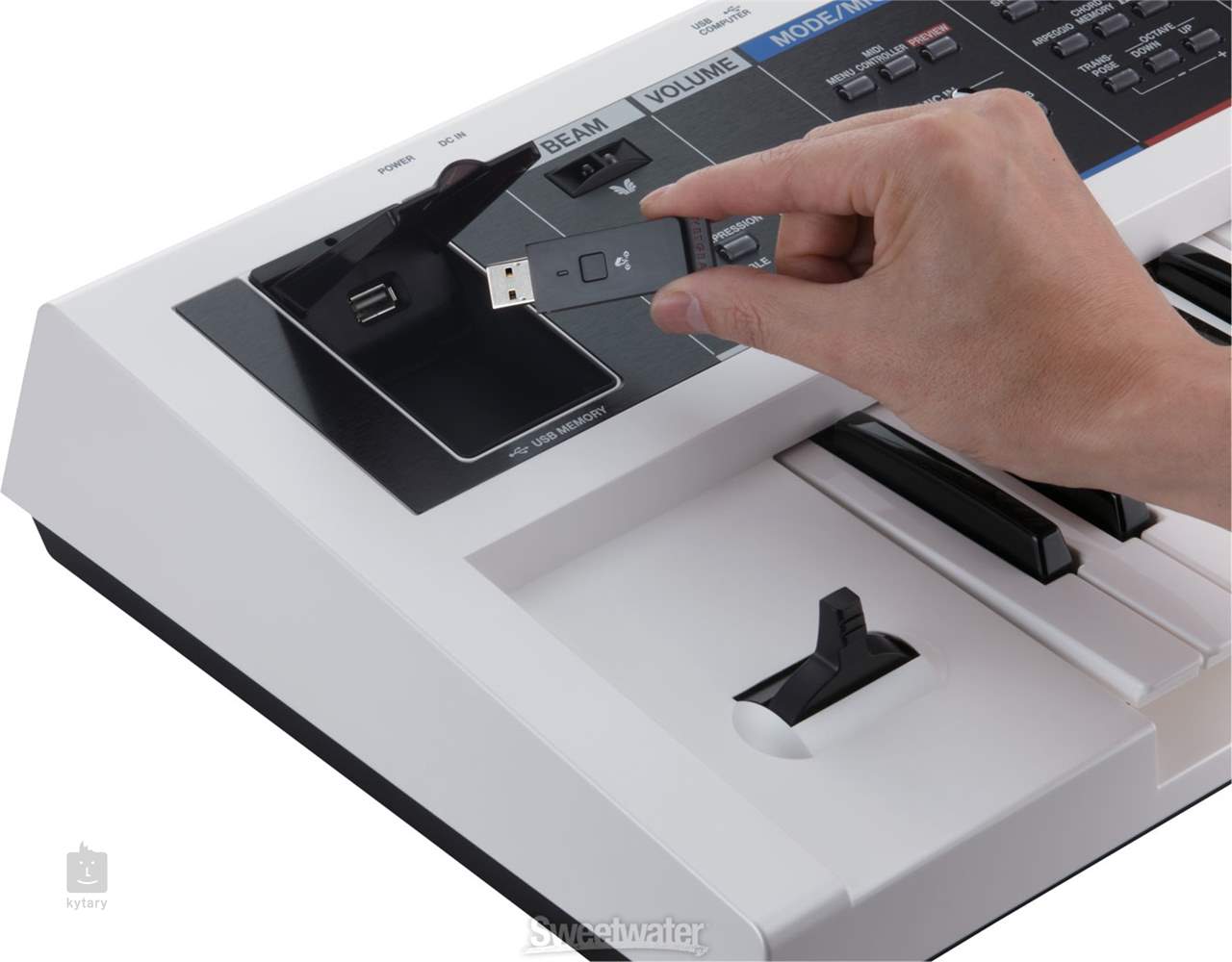 ROLAND JUNO Di WH Synthesizer | Kytary.de