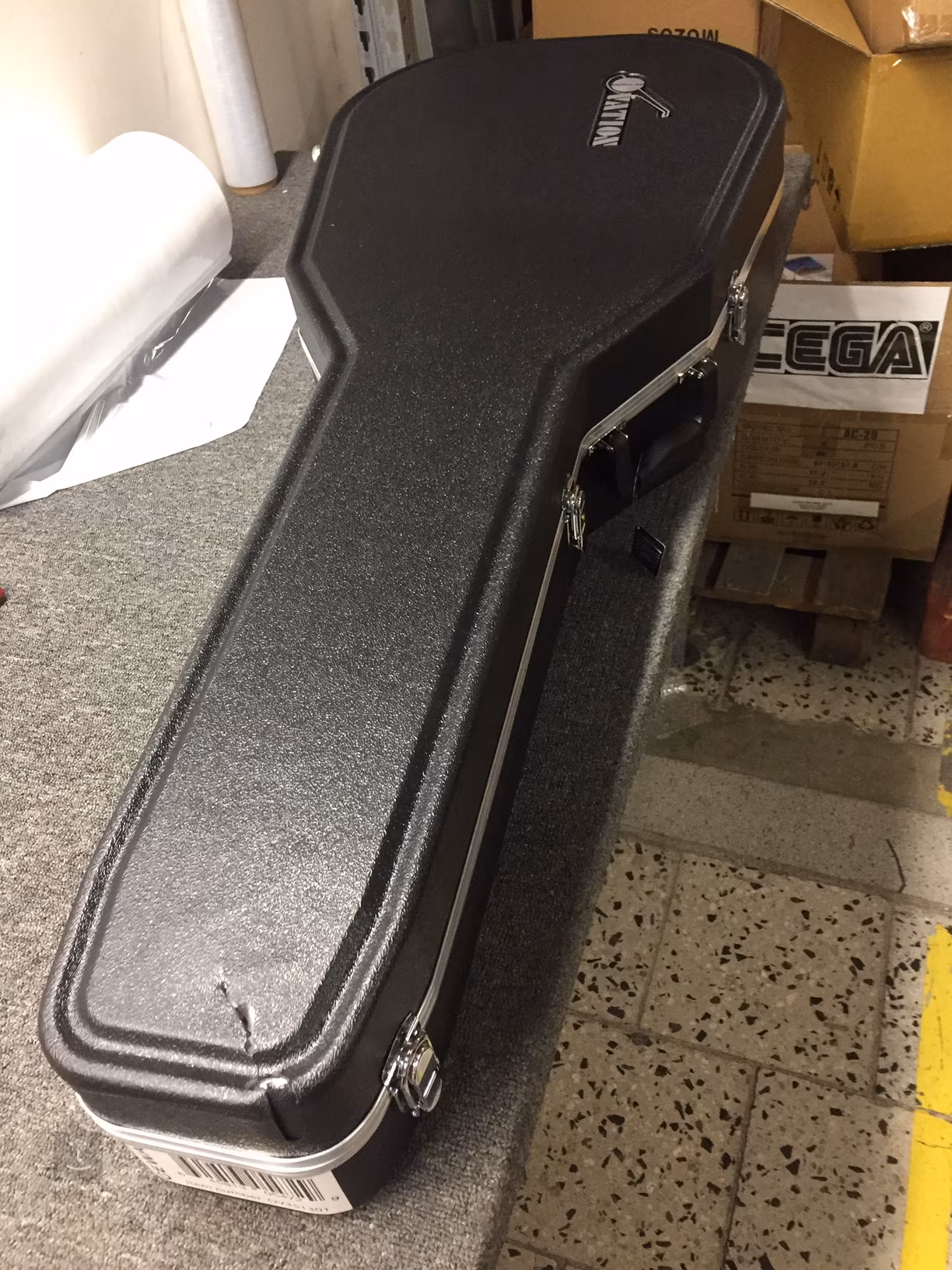 OVATION 8158 Standard Mid/Deep Case (beschädigt) Koffer für akustische