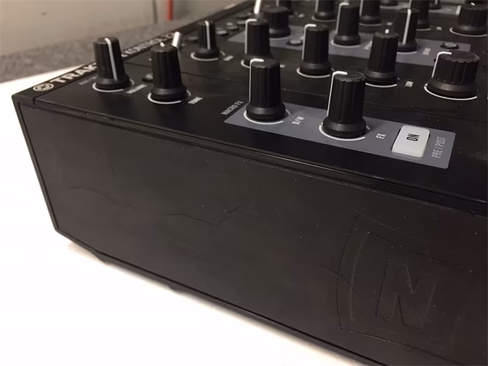 Native Instruments Traktor Kontrol Z2 (endommagé) - Tables de Mixage DJ