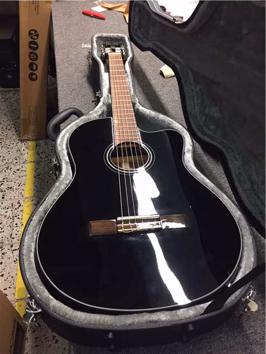 Fender CN-140SCE Nylon WN BK (endommagé) - Guitare classique électroacoustique