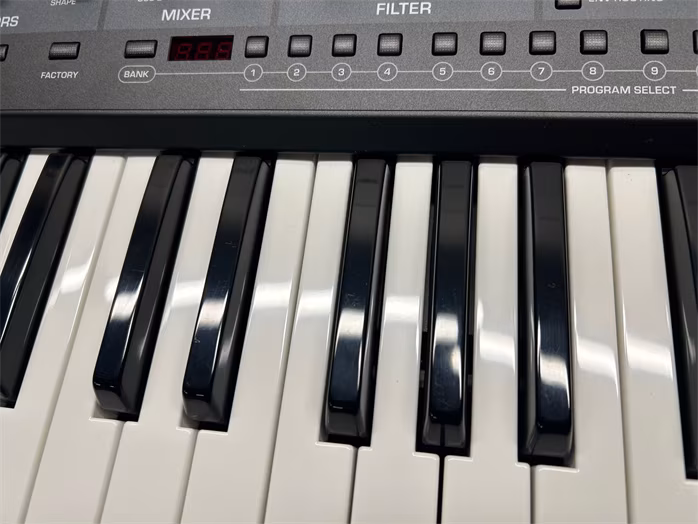 Sequential Take 5 (utilisé) - Synthétiseur hybride