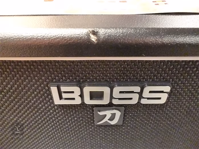 Boss Katana 50 (sérült) - Medellező gitárkombó