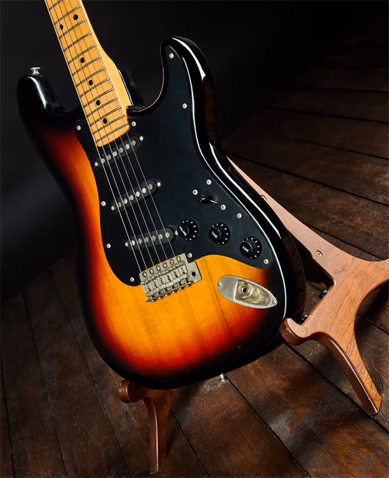 Fernandes 1980 Stone Logo 65T Strat 3TSB - Elektromos gitár