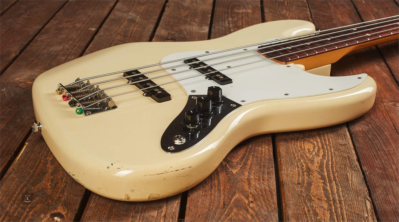 Fender jazz bass deals cream