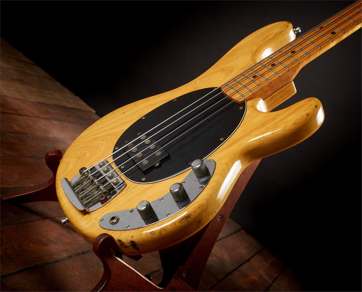 1977 musicman stingray bass