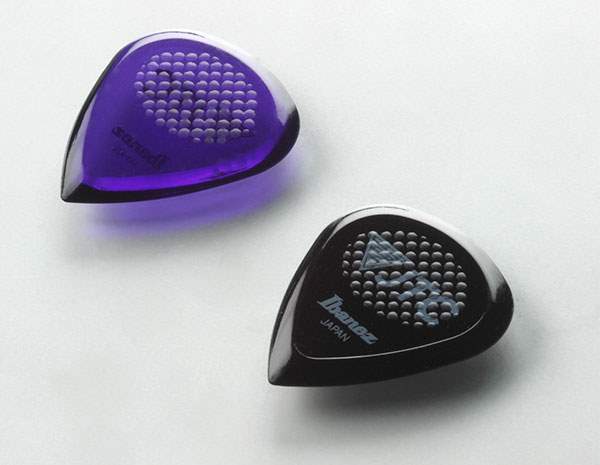 Guitar picks with on sale rubber grip