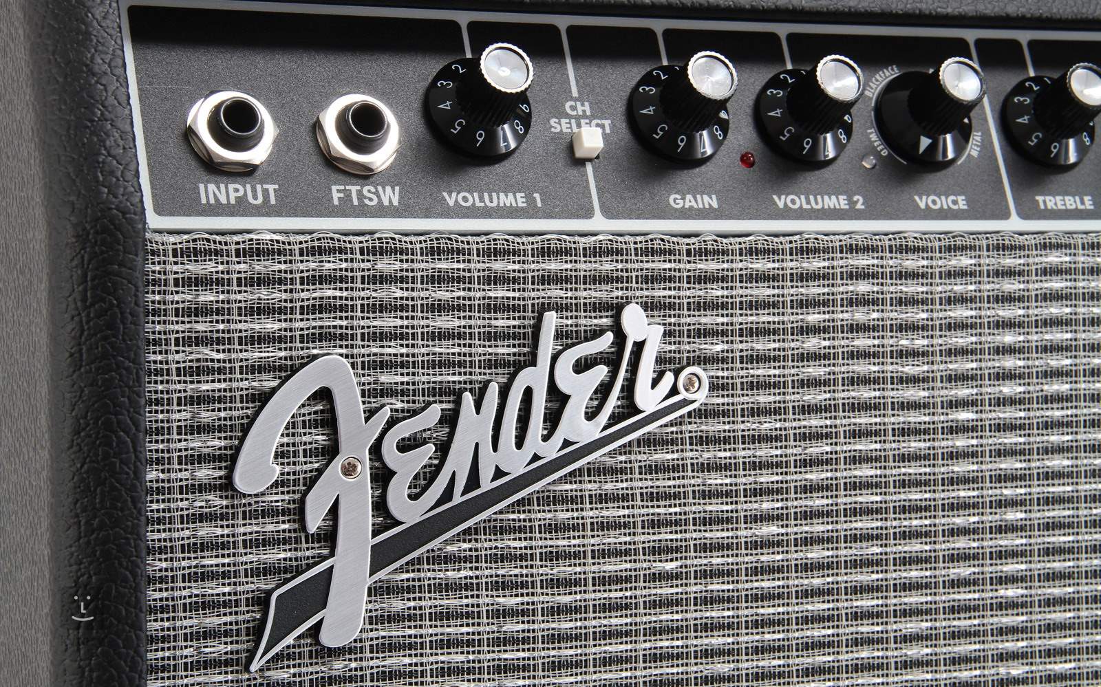 FENDER Champion Solid-State Guitar Combo