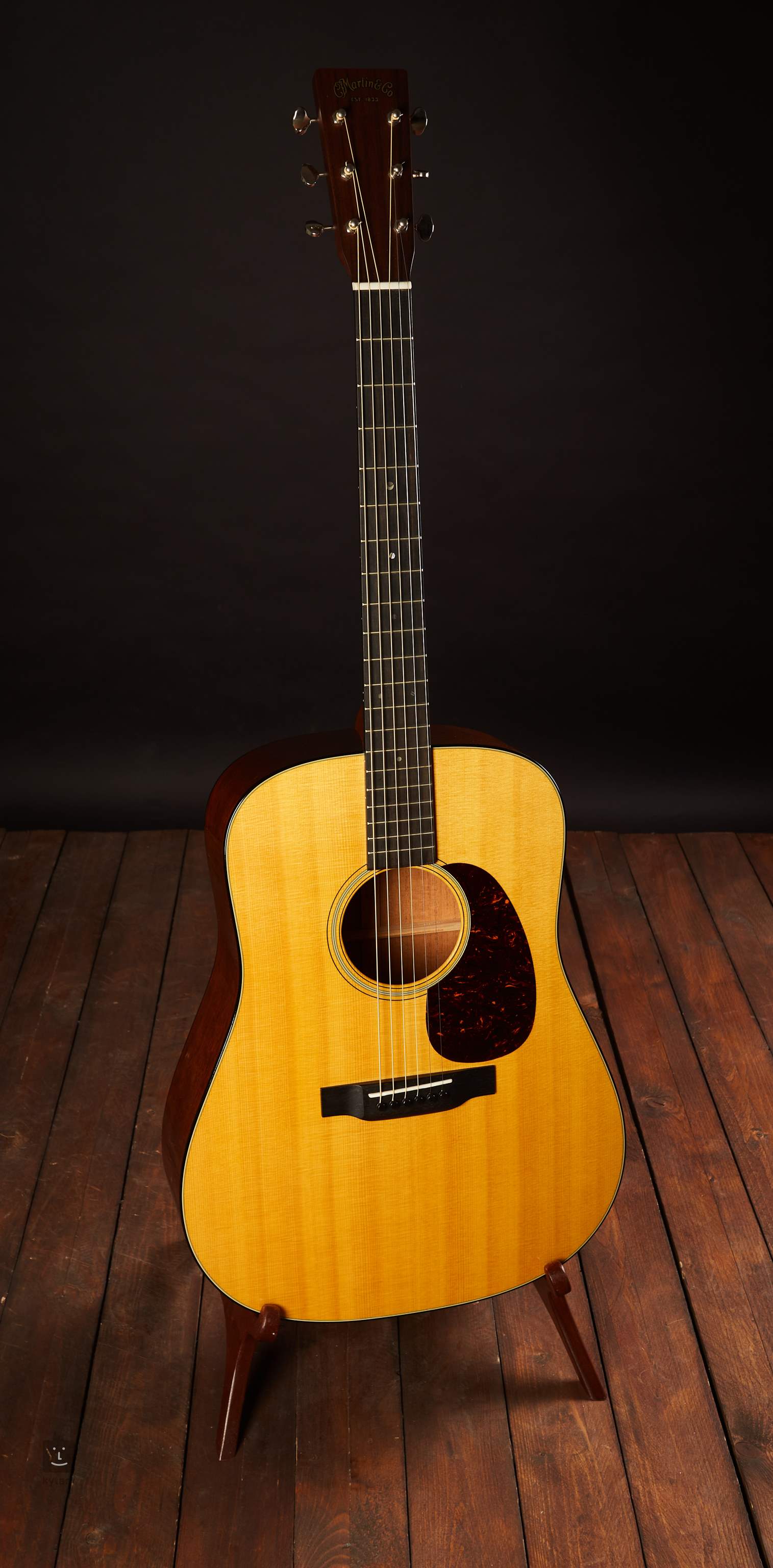 2018 martin d18