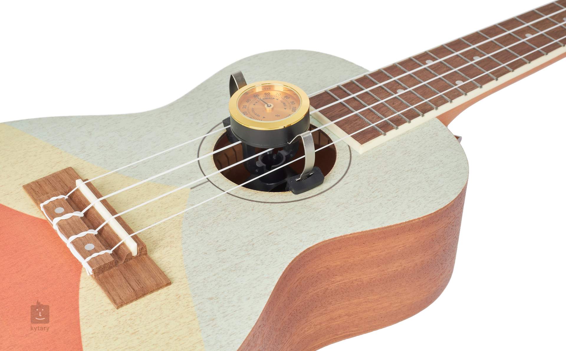 Ukulele humidifier outlet