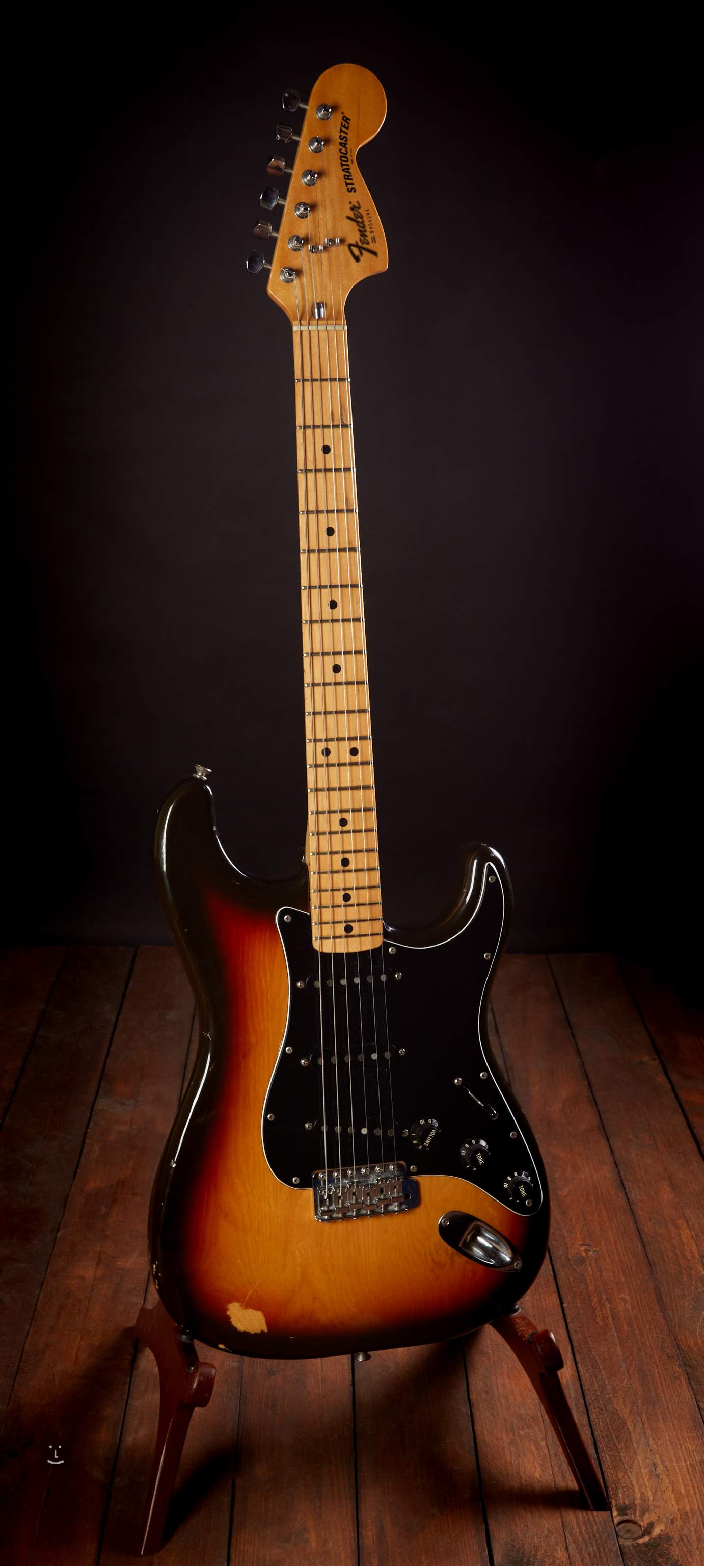 stratocaster sunburst pickguard