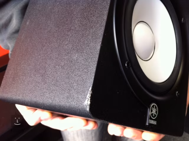 Yamaha HS50M (poškozeno) - Aktywny monitor studyjny