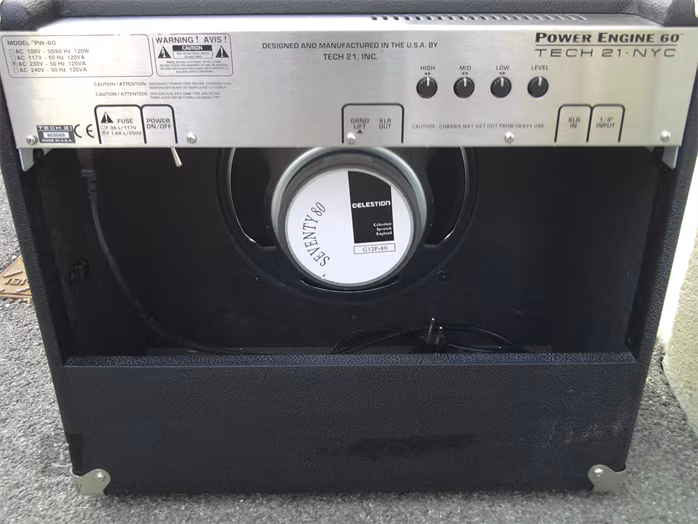 TECH21 Power Engine 60 1x12 - Aktywna kolumna gitarowa