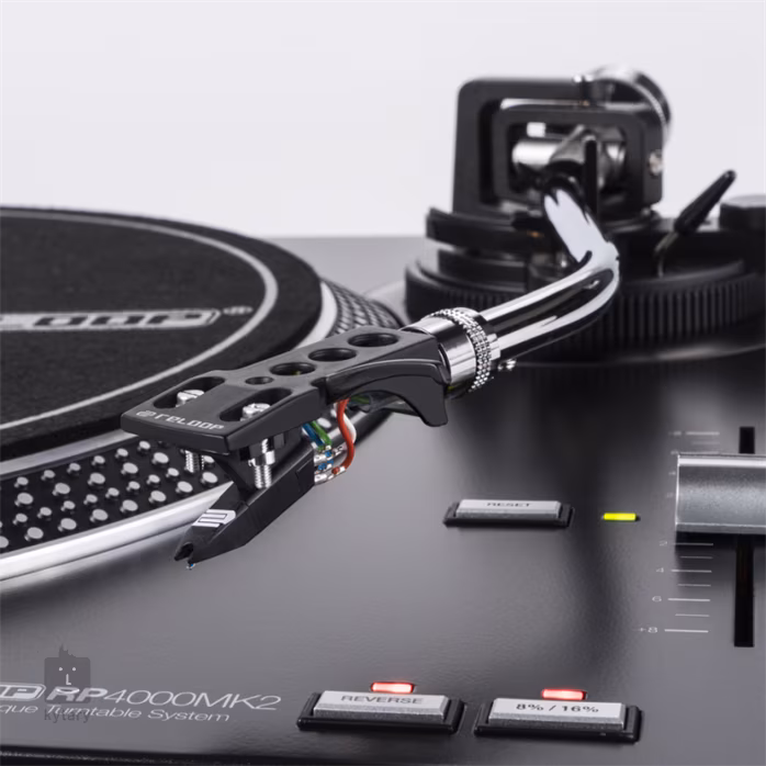 Reloop RP-4000 MK2 (używane) - Gramofon DJ-ski z napędem bezpośrednim