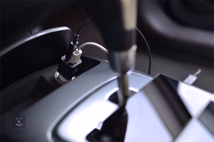 LAMAX USB Smart Car Charger Black&White - Ładowarka samochodowa