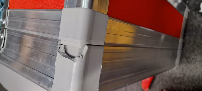 Razzor Cases FUSION Nord Stage 3 88 Case RED (uszkodzone) - Futerał na instrumenty klawiszowe