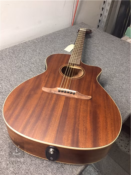 Fender Newporter Special All Mahogany PF NA (uszkodzone) - Gitara elektroakustyczna