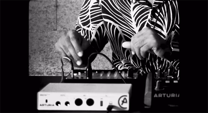 Arturia MiniFuse 1 WH - Karta dźwiękowa USB