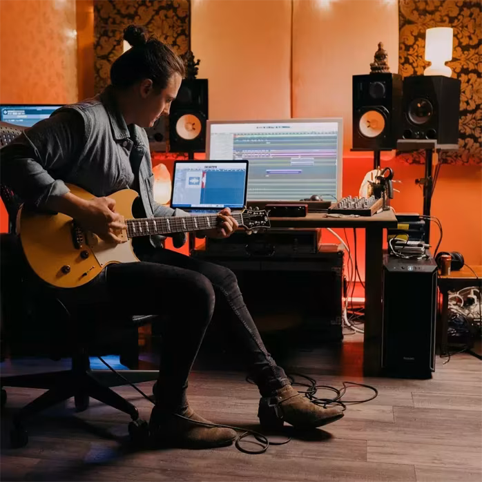 Focusrite Scarlett 4i4 3rd Gen - Karta dźwiękowa USB