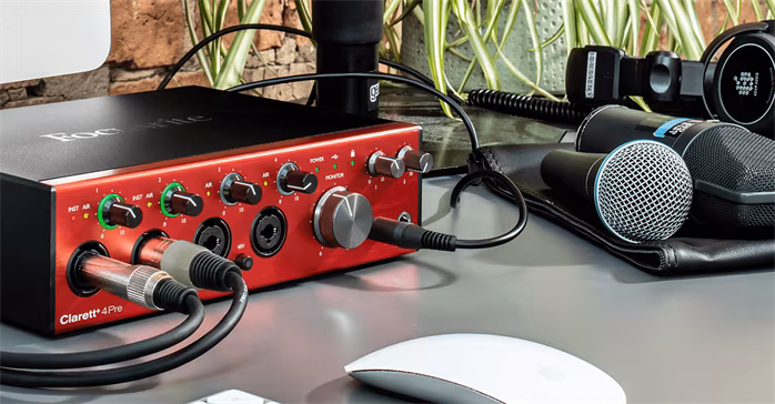 Focusrite Clarett+ 4Pre (poškozené) - Karta dźwiękowa USB