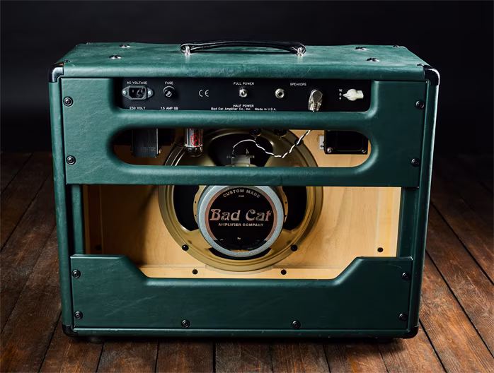 Bad Cat 2000s Hot Cat 15 Combo - Combo lampowe gitarowe