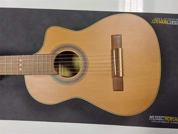 Ortega RQ39E (używane) - Elektroakustyczna gitara klasyczna